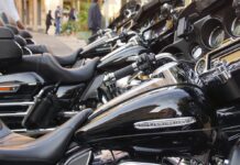 ¿Dónde podemos aparcar la moto? ¿Dónde podemos aparcar la moto?